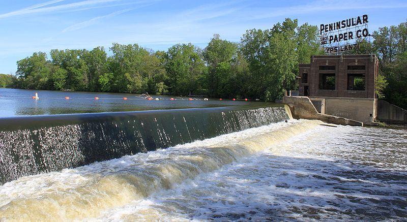 Image of the peninsular dam on a sunny day.